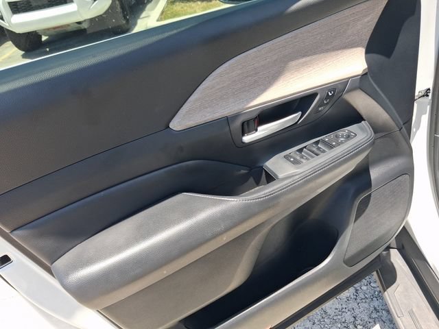 Used 2025 Toyota Grand Highlander AWD image 14