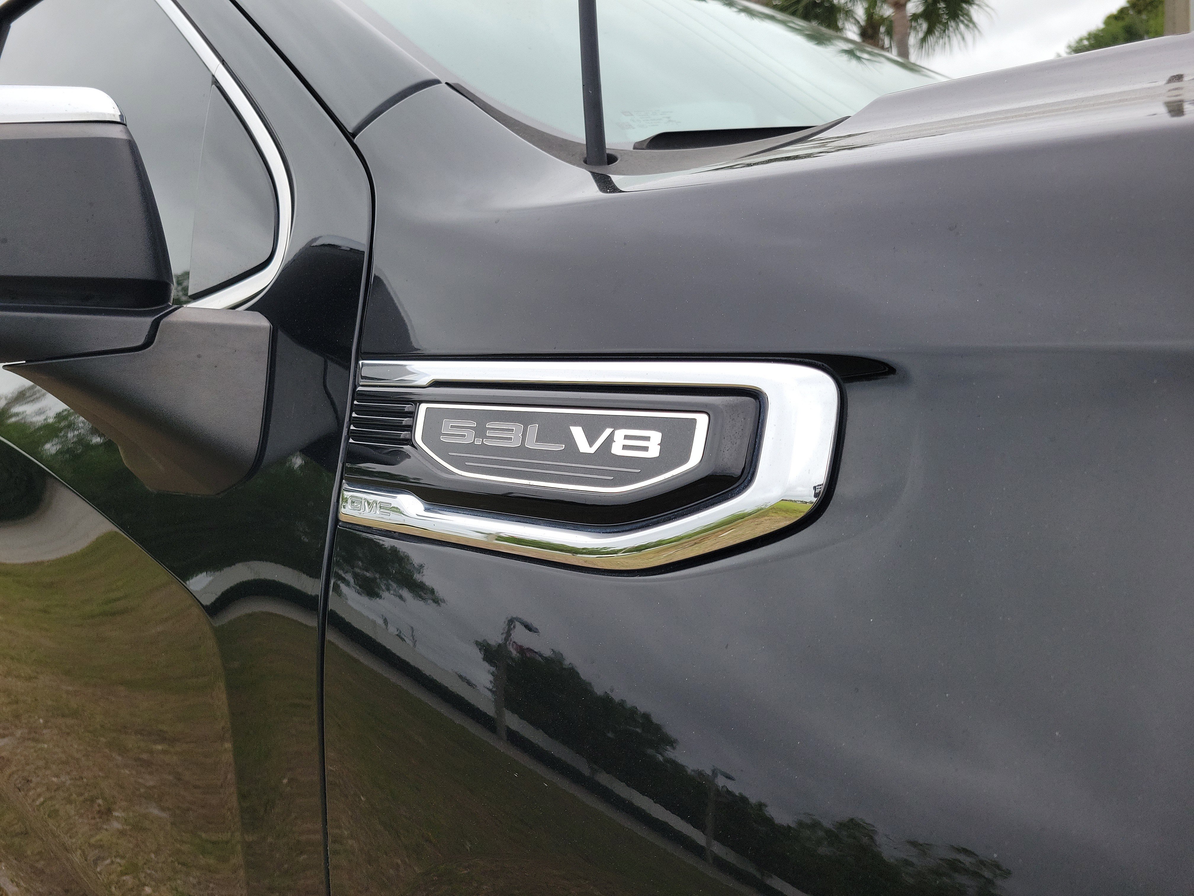Used 2019 GMC Sierra 1500 SLT w/ SLT Premium Plus Package AWD/4WD image 11