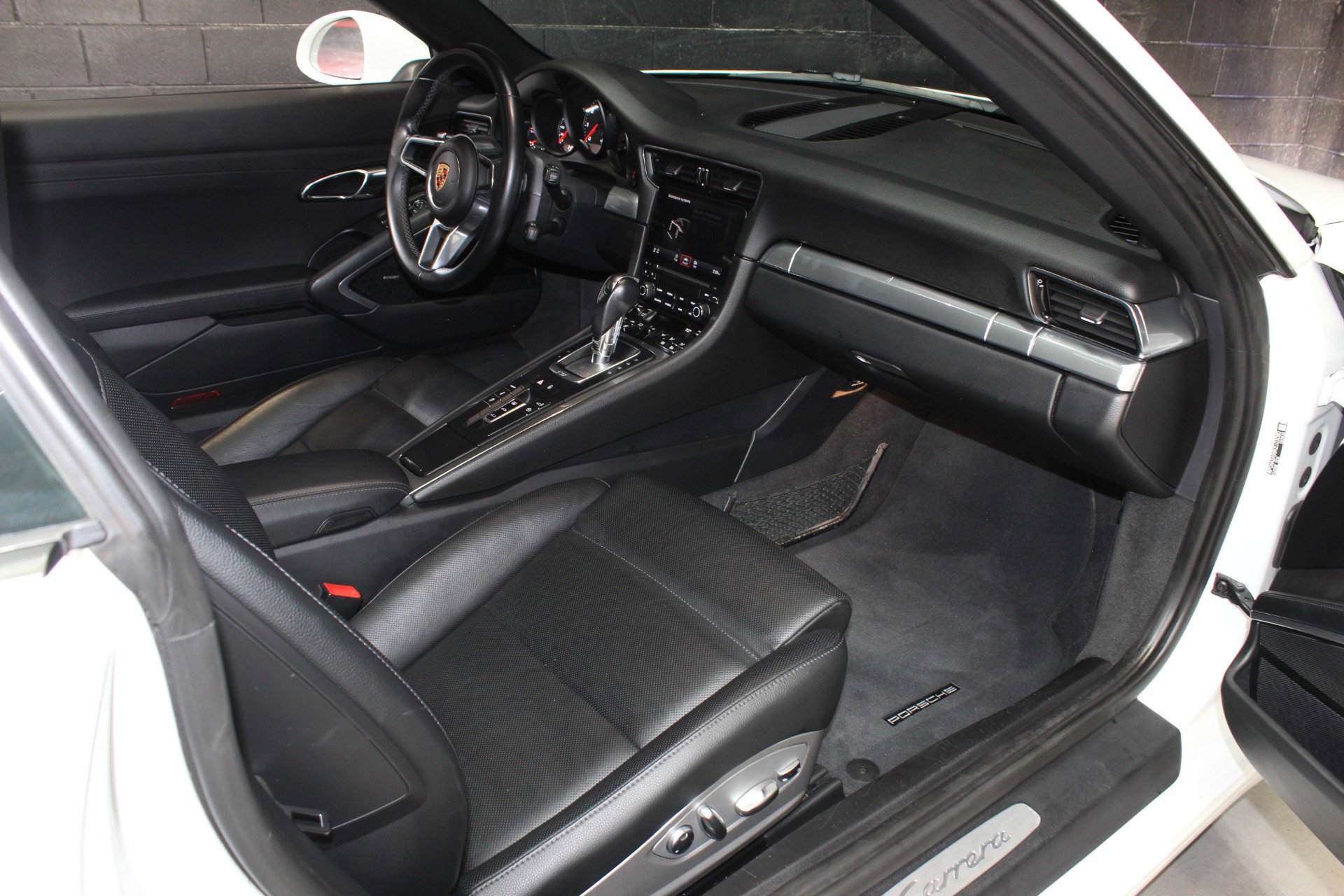 Used 2019 Porsche 911 Carrera RWD image 43
