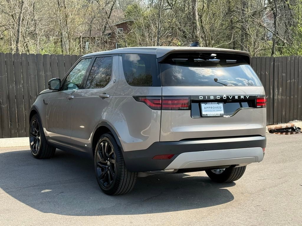 Certified 2025 Land Rover Discovery S image 3