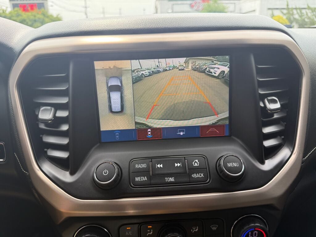 Used 2018 GMC Acadia Denali w/ Technology Package AWD/4WD image 20