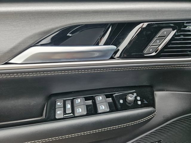 New 2025 Jeep Wagoneer L Series II w/ Convenience Group I image 9