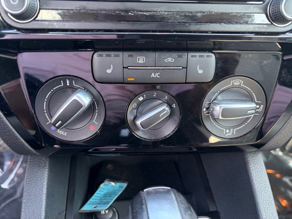 Used 2016 Volkswagen Jetta Sport image 18