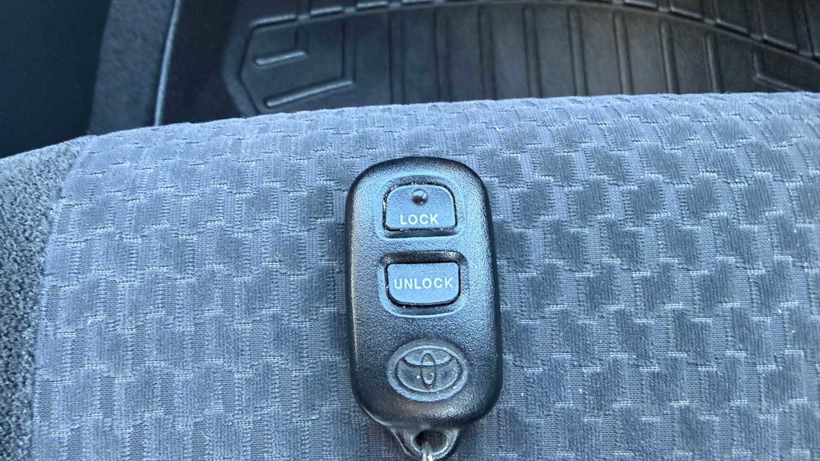 Used 2006 Toyota Corolla S image 24