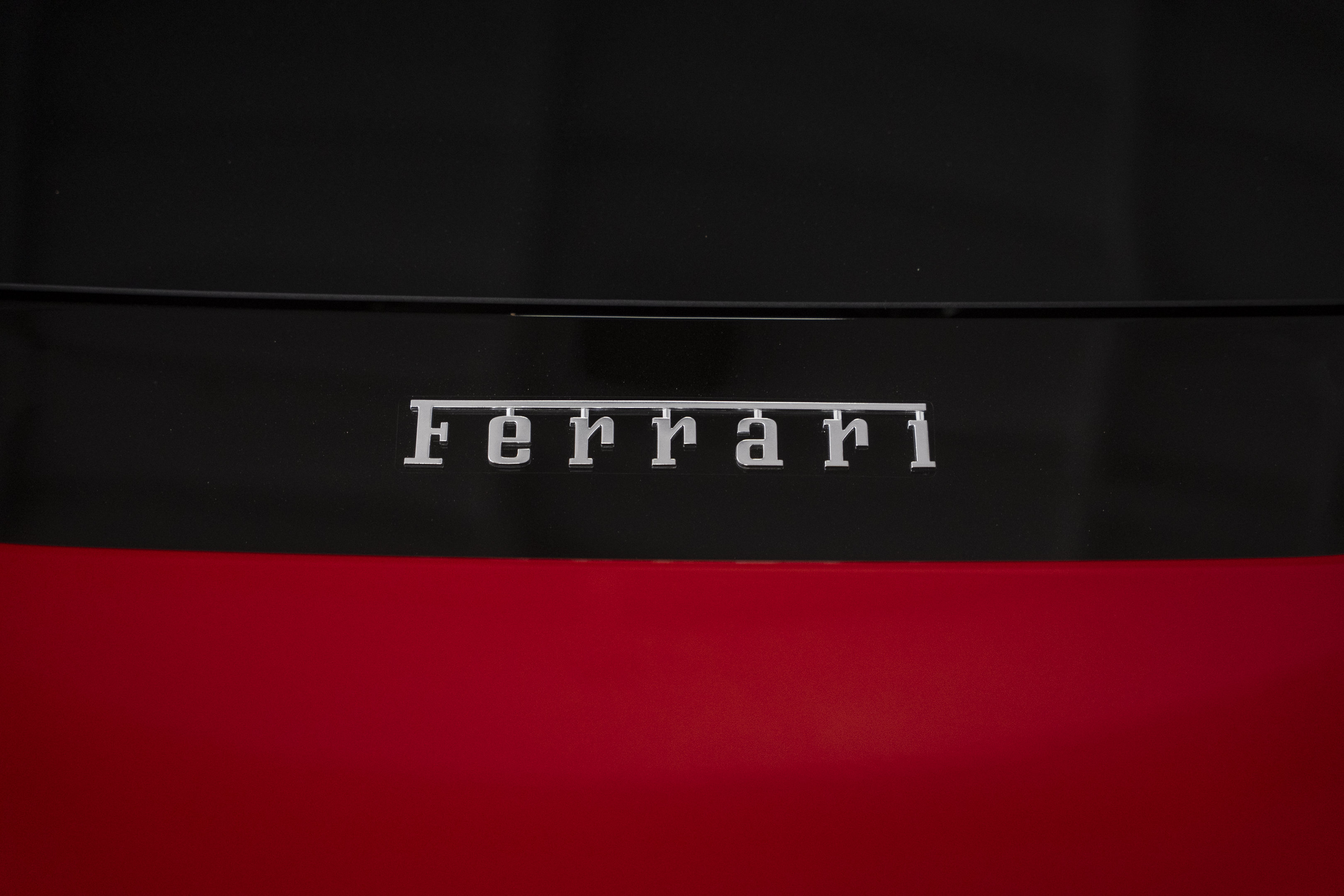 Used 2018 Ferrari 488 GTB RWD image 15