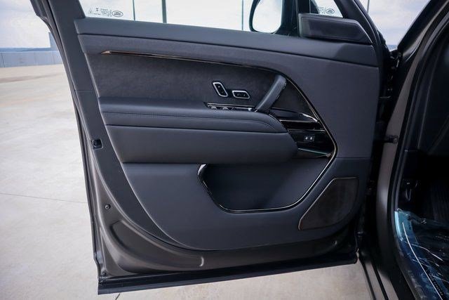 New 2025 Land Rover Range Rover Sport SV Edition Two image 21