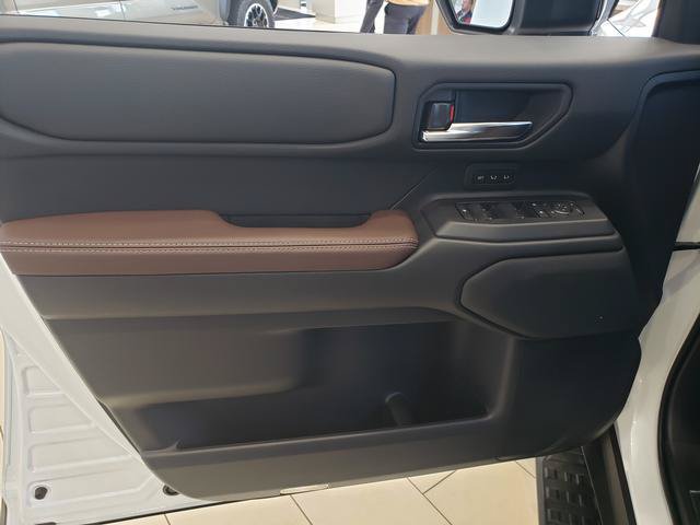 New 2027 Toyota Land Cruiser w/ Premium Package AWD/4WD image 11