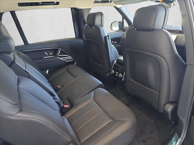 New 2025 Land Rover Range Rover Long Wheelbase SE image 11
