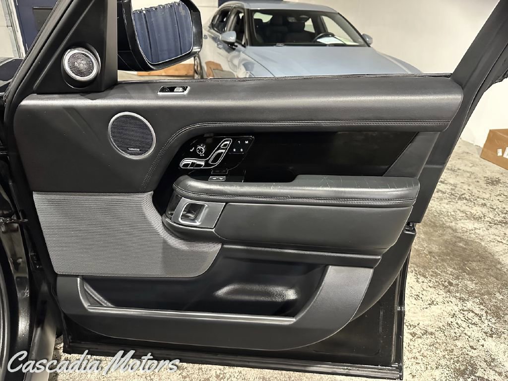 Used 2018 Land Rover Range Rover Autobiography image 21