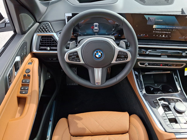 New 2026 BMW X5 xDrive50e image 7