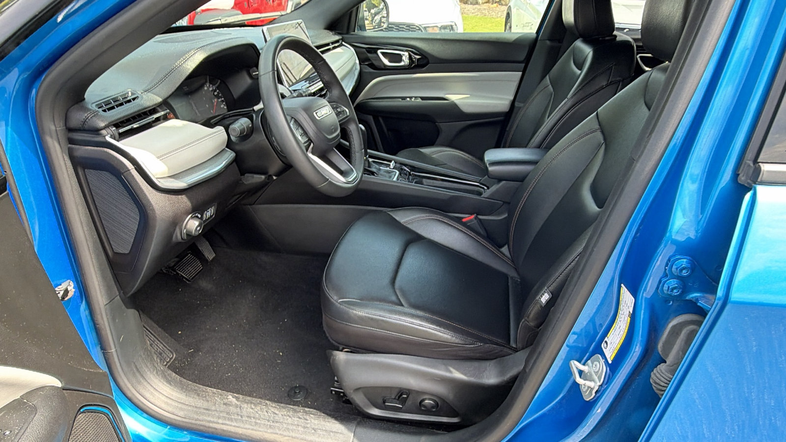 Used 2024 Jeep Compass Limited AWD/4WD image 16