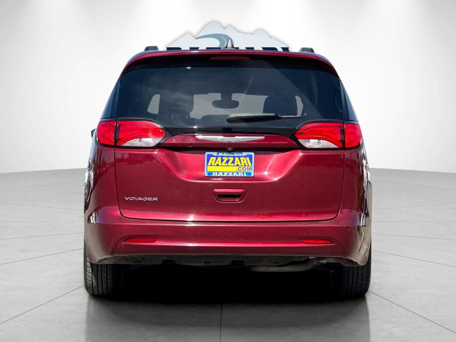 Used 2021 Chrysler Voyager Lxi FWD image 4
