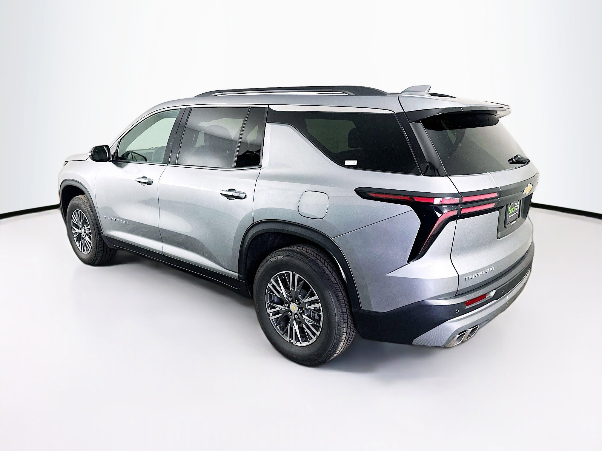 Used 2025 Chevrolet Traverse LT image 5