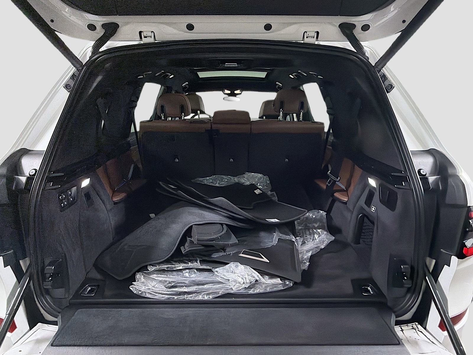 Used 2025 BMW X7 xDrive40i w/ Executive Package image 29