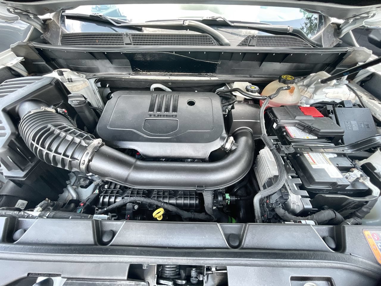 Used 2023 GMC Acadia SLE FWD image 29
