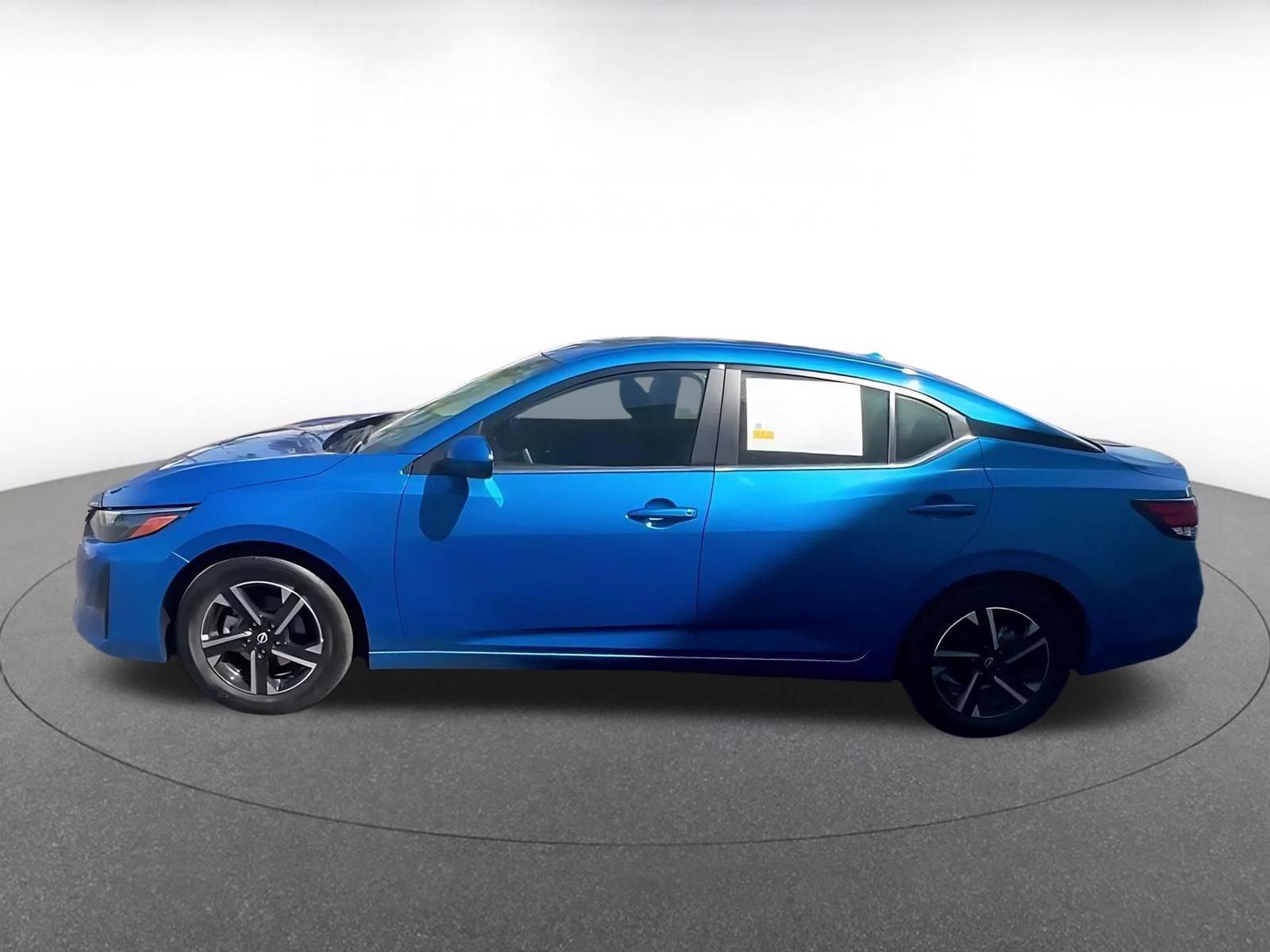 Used 2025 Nissan Sentra SV FWD image 7