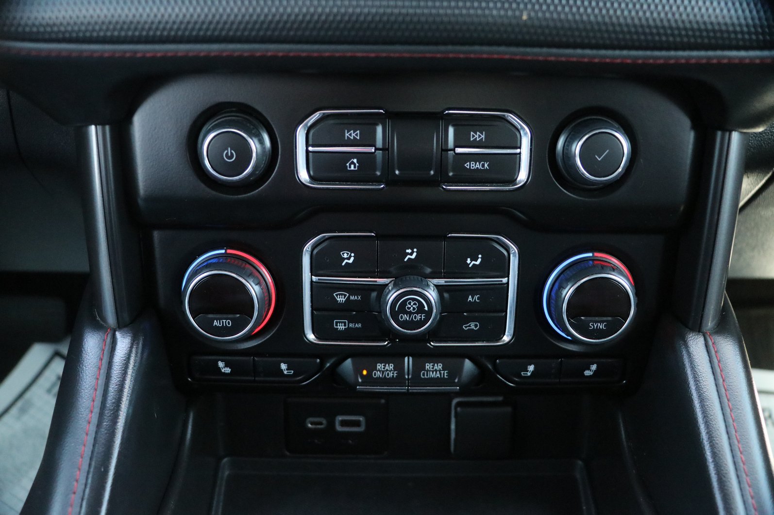 Used 2022 Chevrolet Tahoe RST w/ Sport Performance Package AWD/4WD image 22