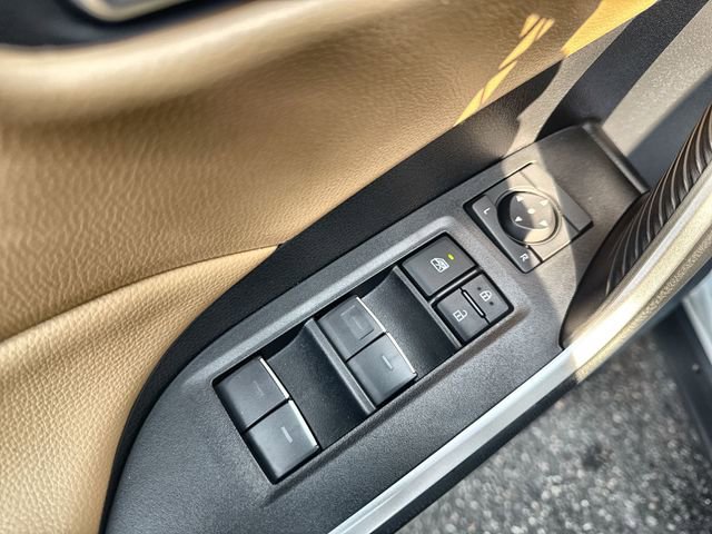 Used 2025 Toyota RAV4 XLE image 22