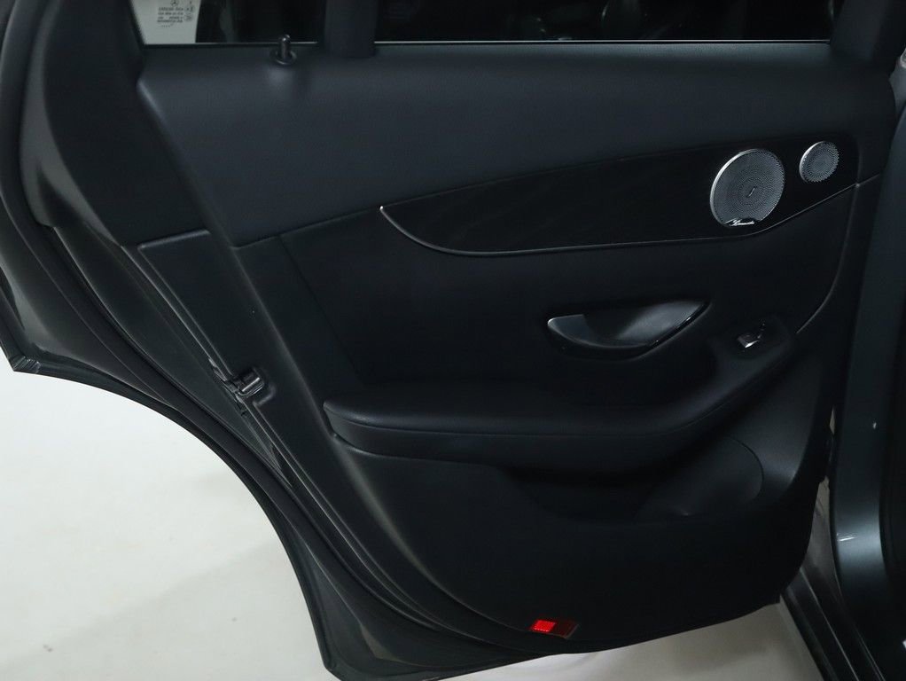 Used 2018 Mercedes-Benz GLC 300 4MATIC image 13