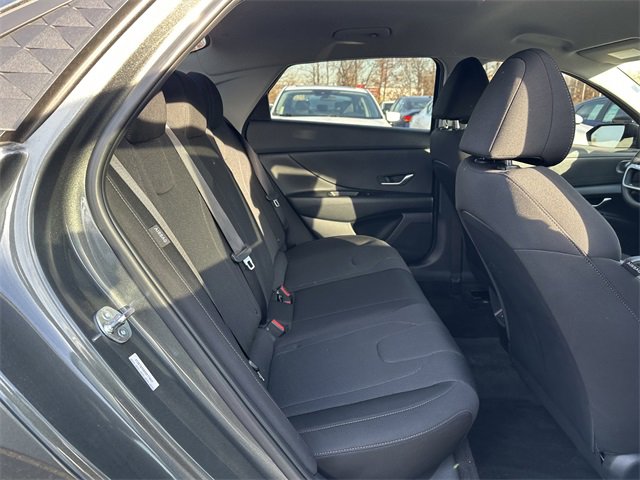 Used 2025 Hyundai Elantra SE image 35