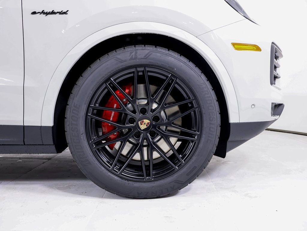 New 2026 Porsche Cayenne S image 24