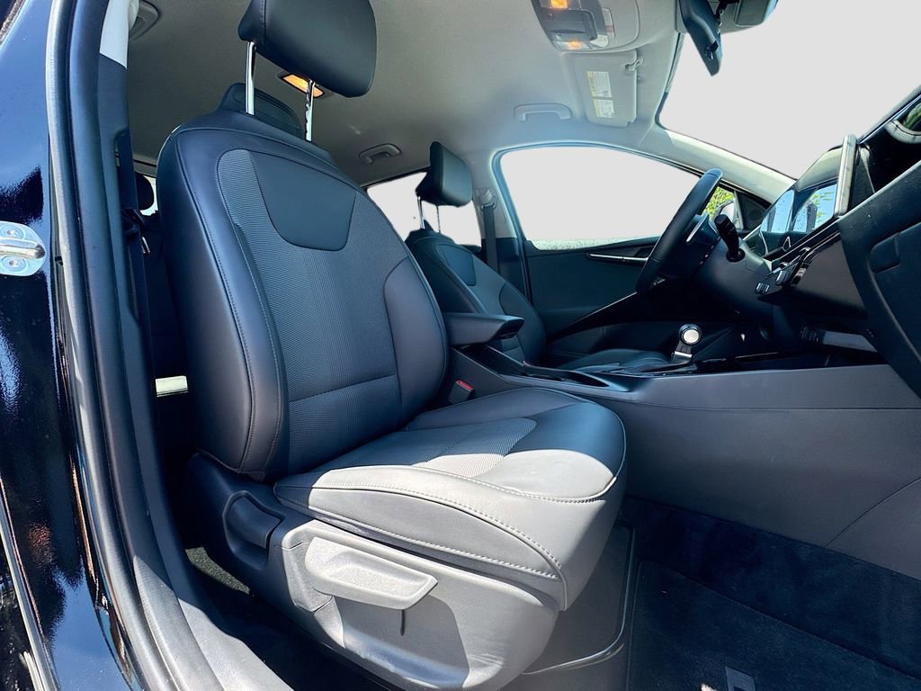 Certified 2024 Kia Niro EX FWD image 30