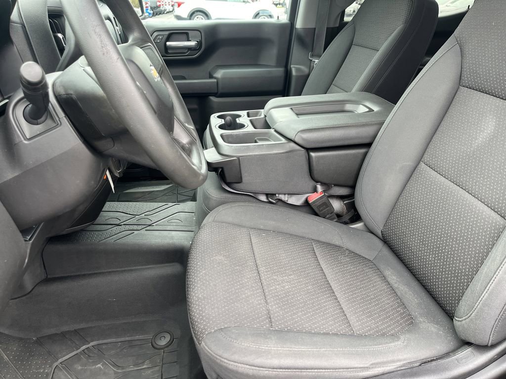 Used 2020 Chevrolet Silverado 1500 Custom w/ Custom Value Package image 12