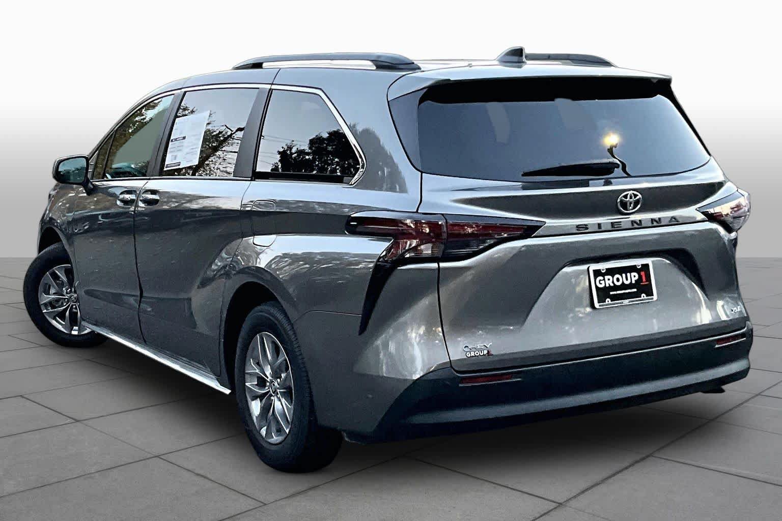 Certified 2026 Toyota Sienna XLE FWD image 12