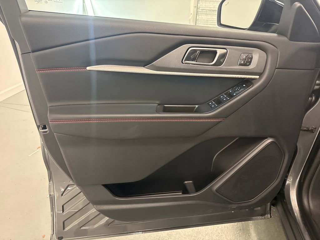 New 2026 Ford Explorer ST-Line w/ ST-Line Street Pack RWD image 12