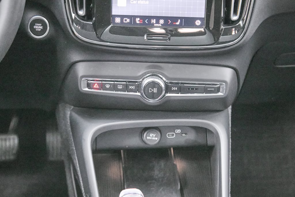 Used 2023 Volvo XC40 B5 Ultimate w/ Protection Package Premier image 29