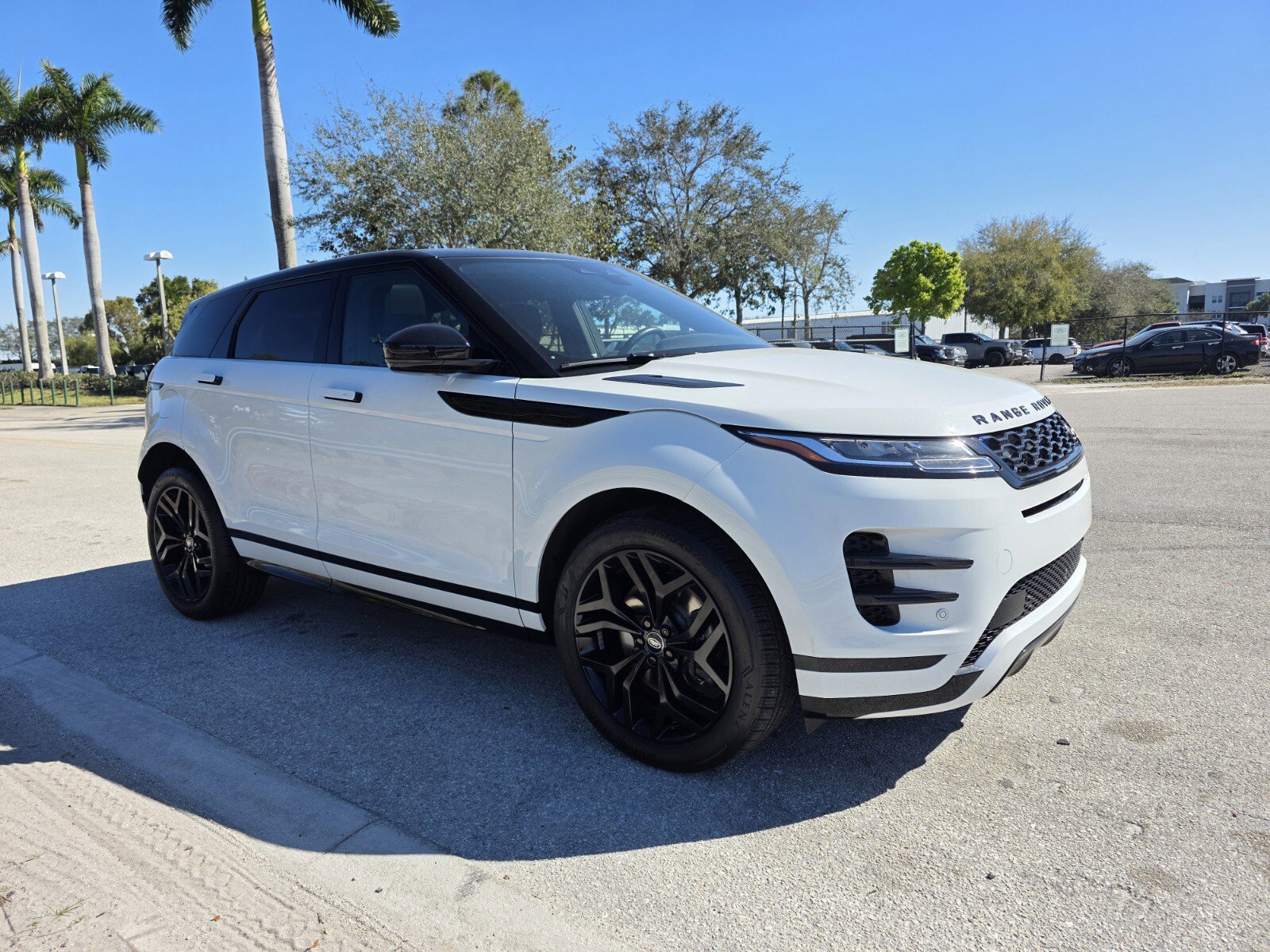 Used 2023 Land Rover Range Rover Evoque R-Dynamic S image 25