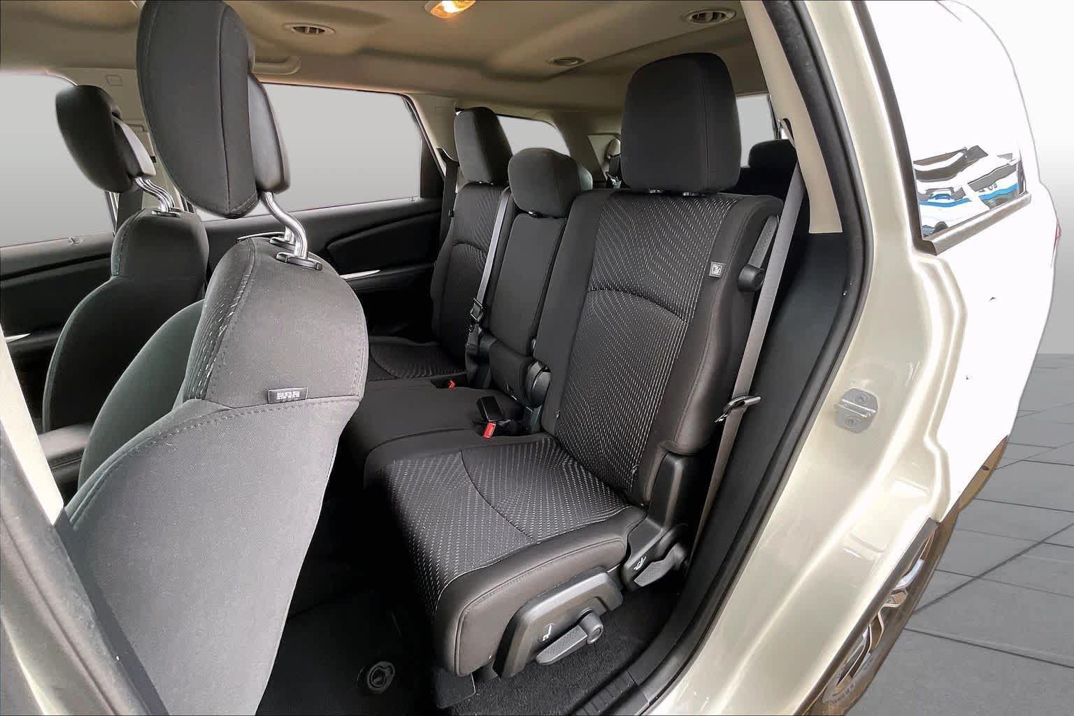Used 2018 Dodge Journey SE w/ Popular Equipment Group FWD image 20