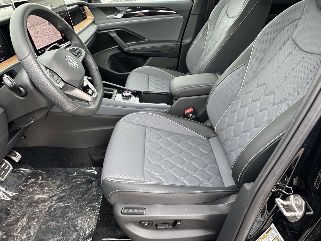 New 2026 Volkswagen Tiguan SEL R-Line AWD/4WD image 14