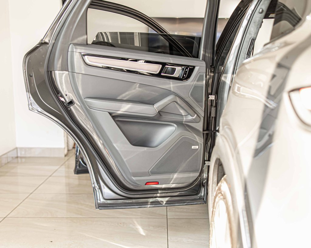 Used 2021 Porsche Cayenne GTS image 36
