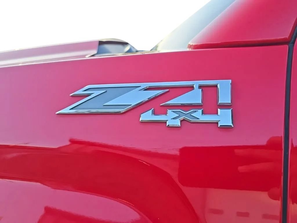 Used 2016 GMC Sierra 2500 SLT w/ Duramax Plus Package AWD/4WD image 8
