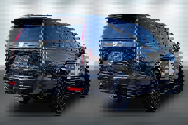 Used 2022 Cadillac Escalade ESV Sport Platinum w/ LPO, ONYX Package image 13