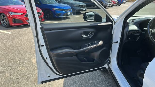 Used 2023 Honda HR-V Sport image 8