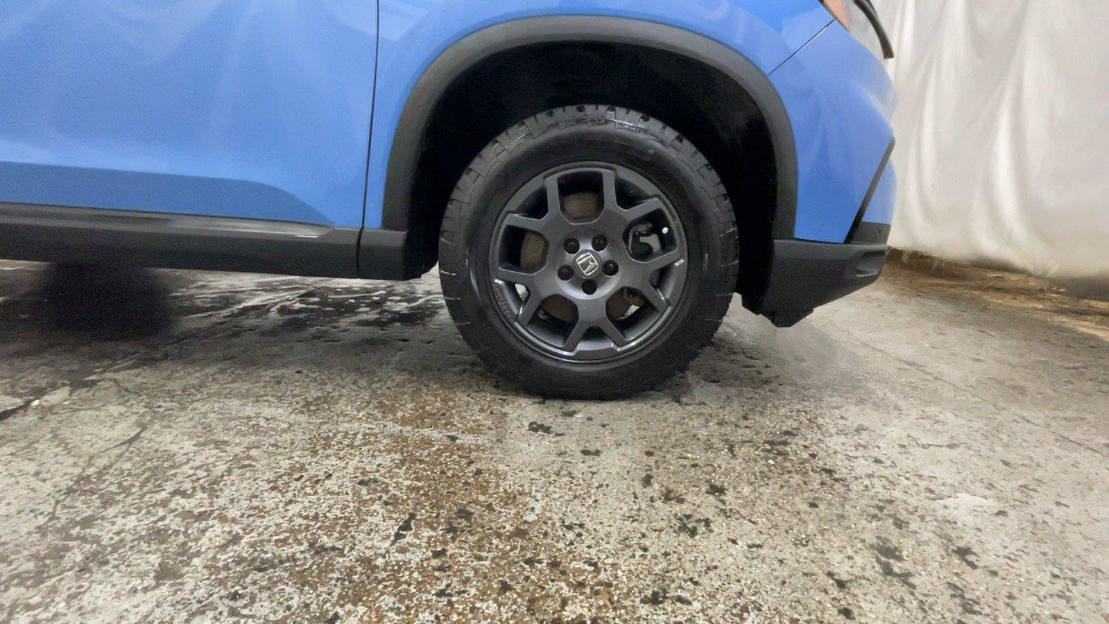 Used 2025 Honda Pilot TrailSport image 15