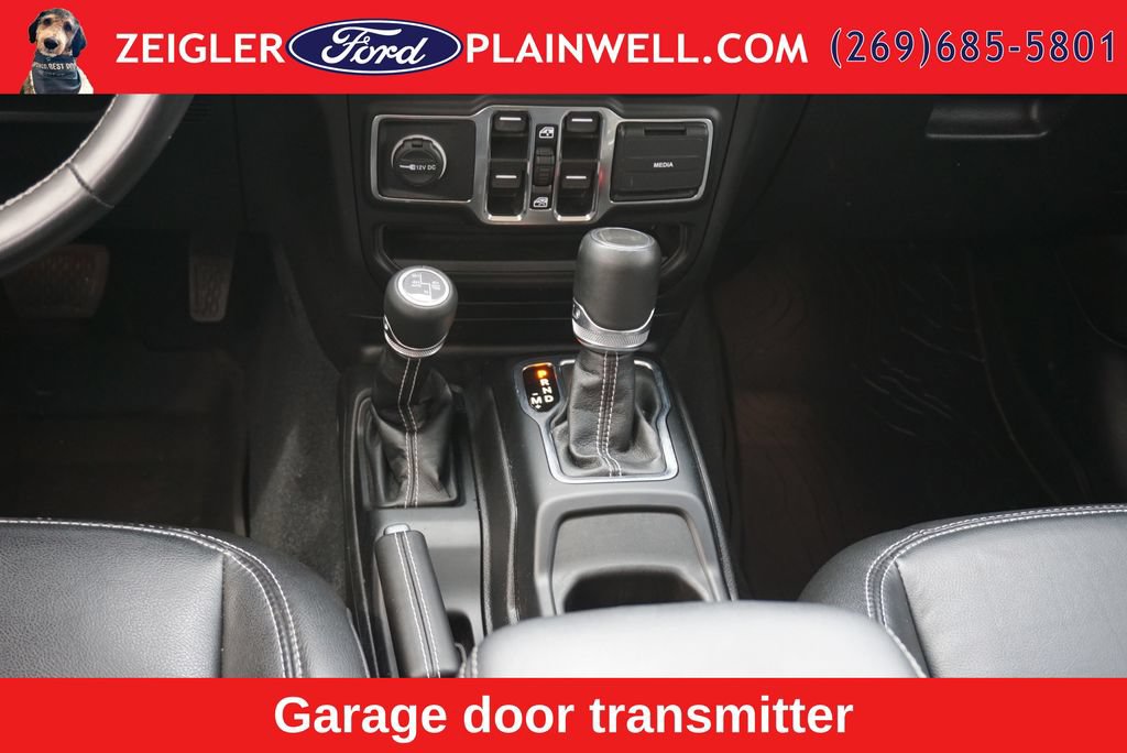 Used 2023 Jeep Wrangler Unlimited Sahara w/ Cold Weather Group AWD/4WD image 15