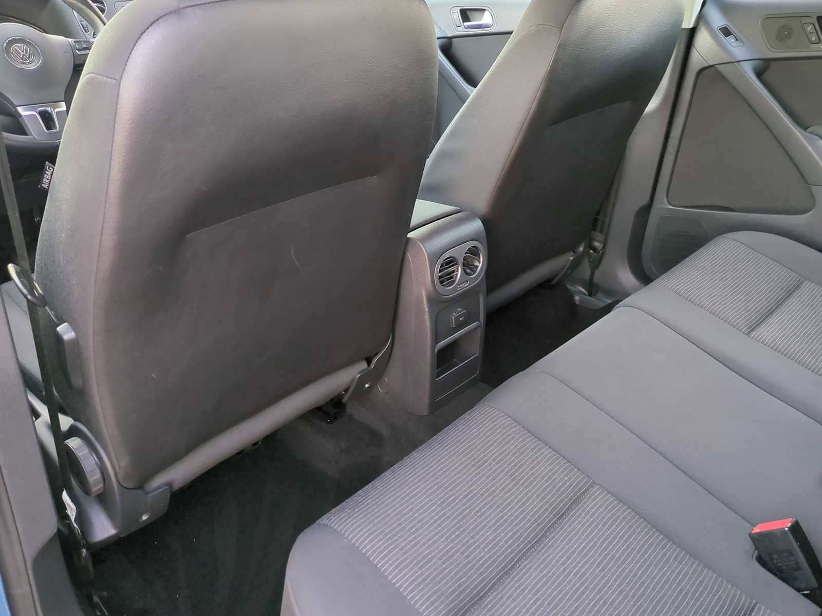 Used 2017 Volkswagen Tiguan Limited image 17