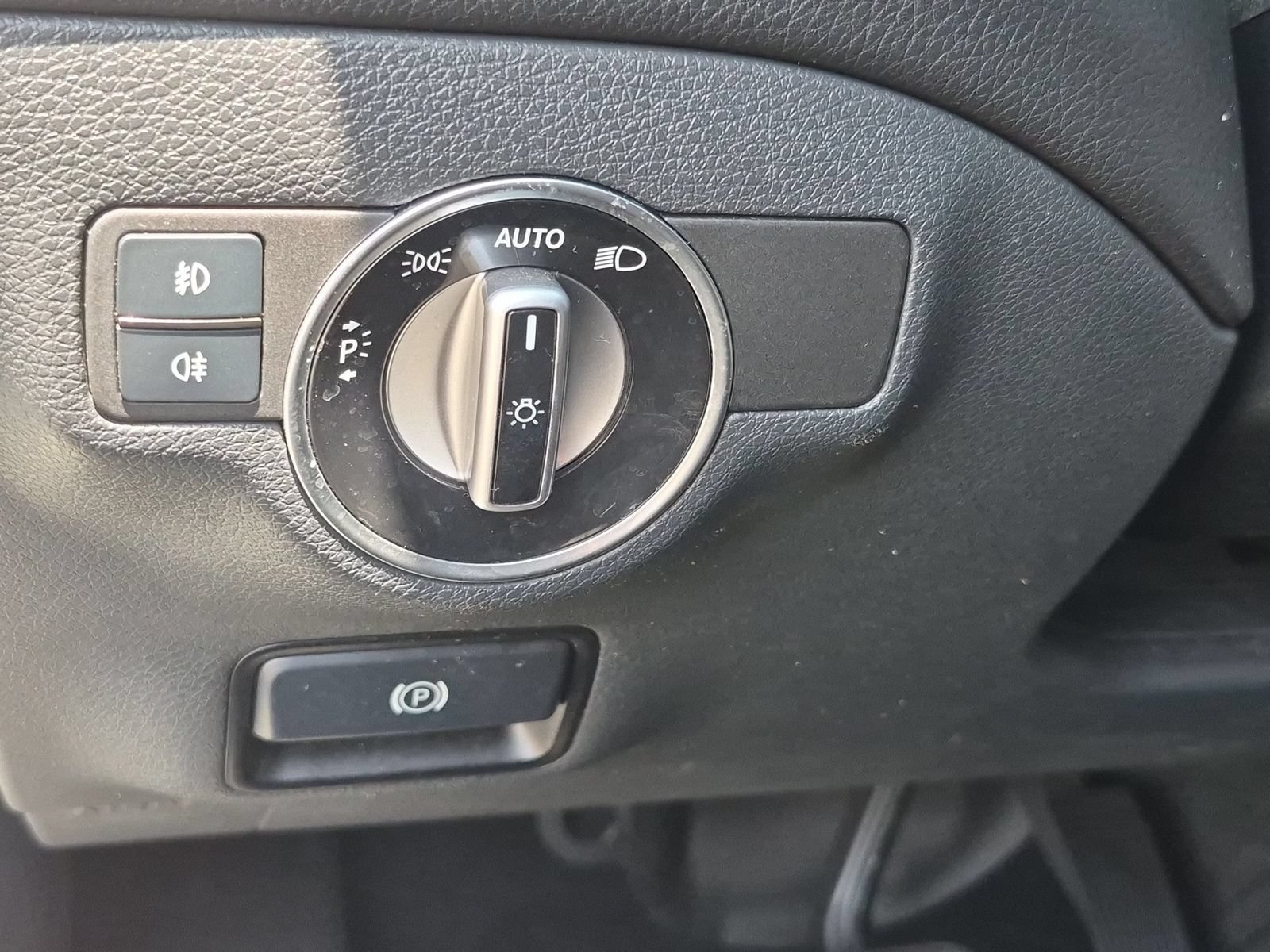 Used 2016 Mercedes-Benz GLA 250 4MATIC image 17