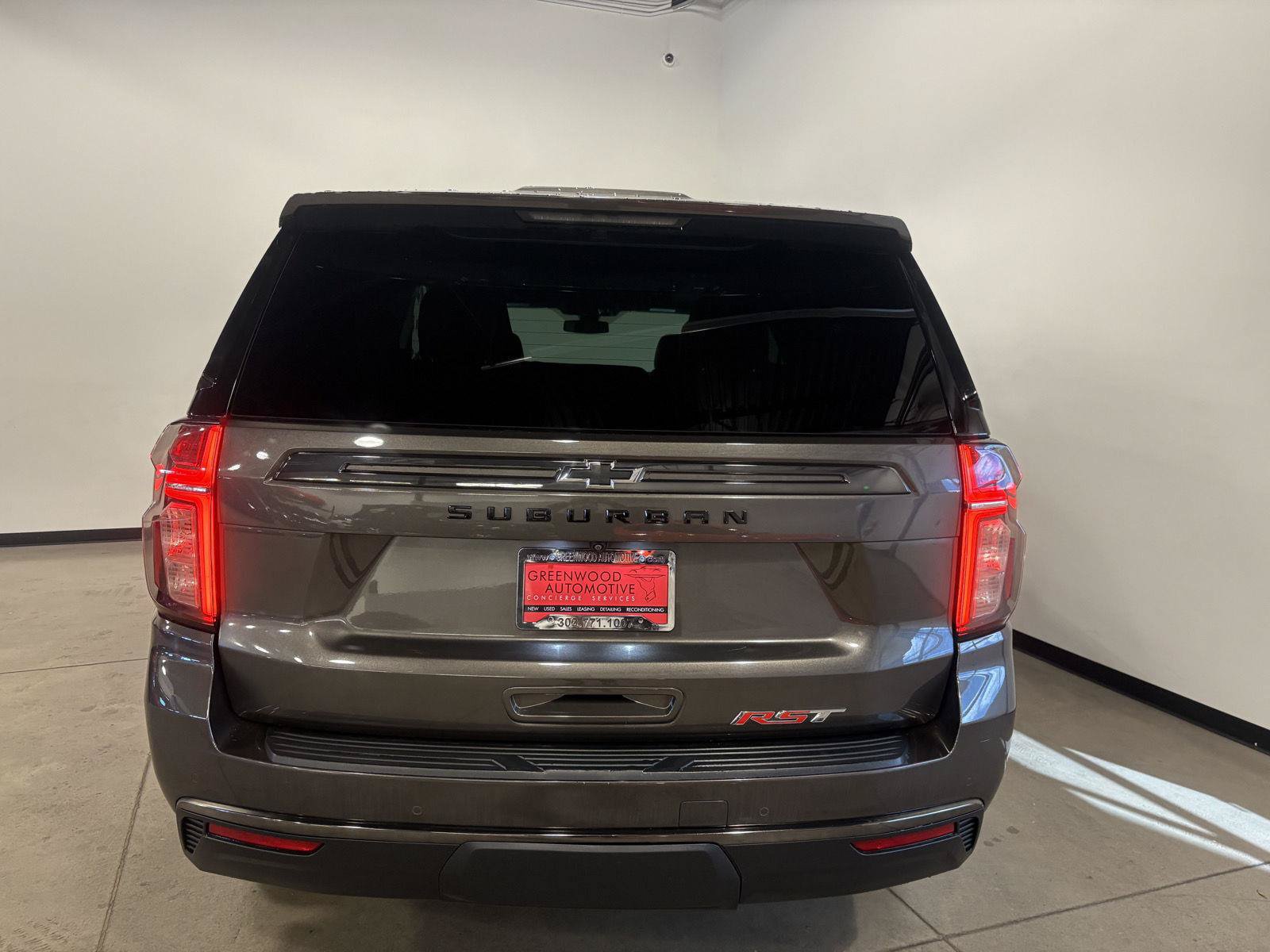 Used 2021 Chevrolet Suburban RST w/ Luxury Package AWD/4WD image 5