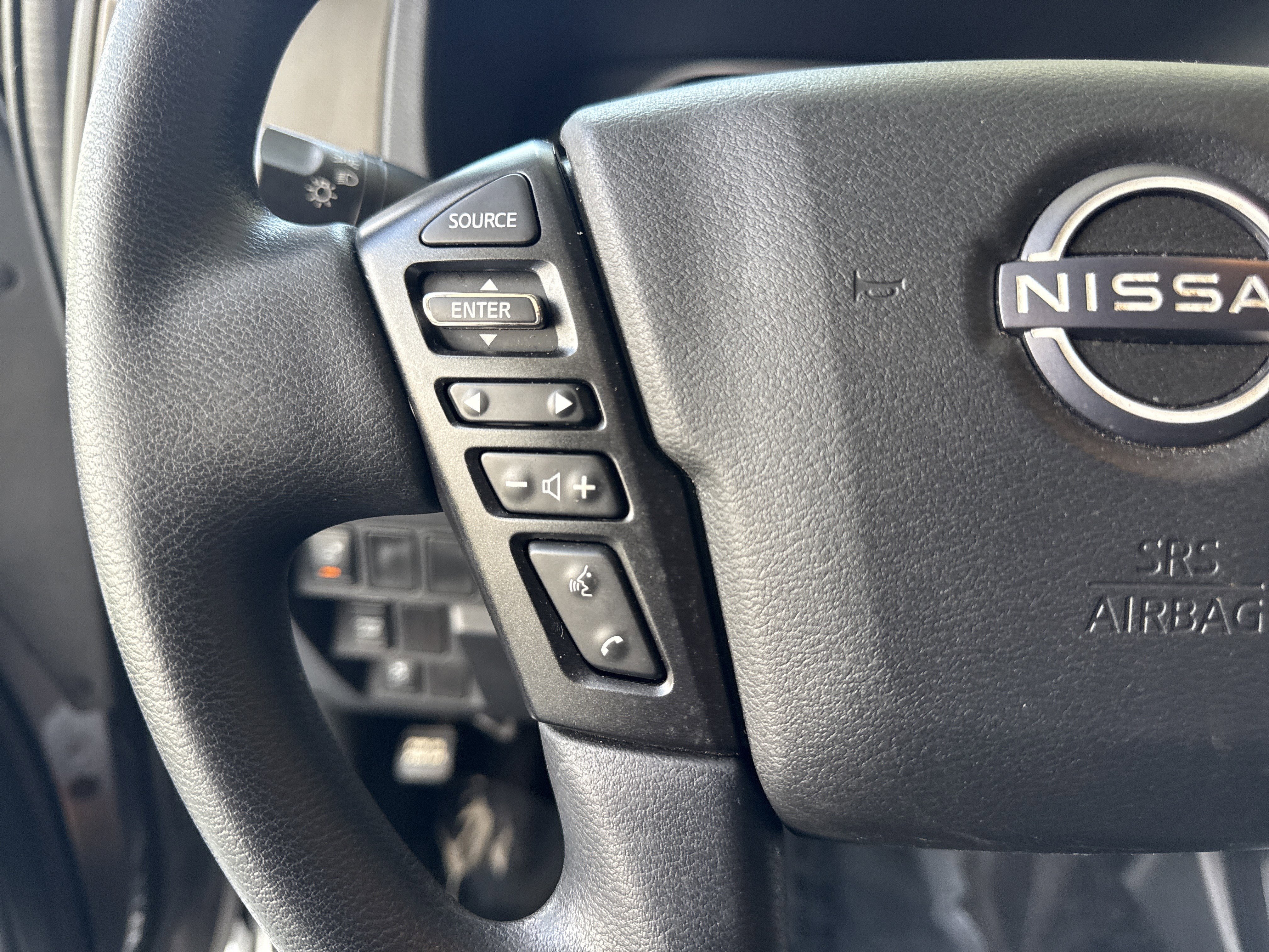 Used 2022 Nissan Frontier SV w/ Technology Package RWD image 19