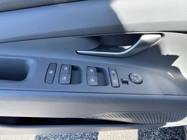 Used 2026 Hyundai Elantra Sport FWD image 14
