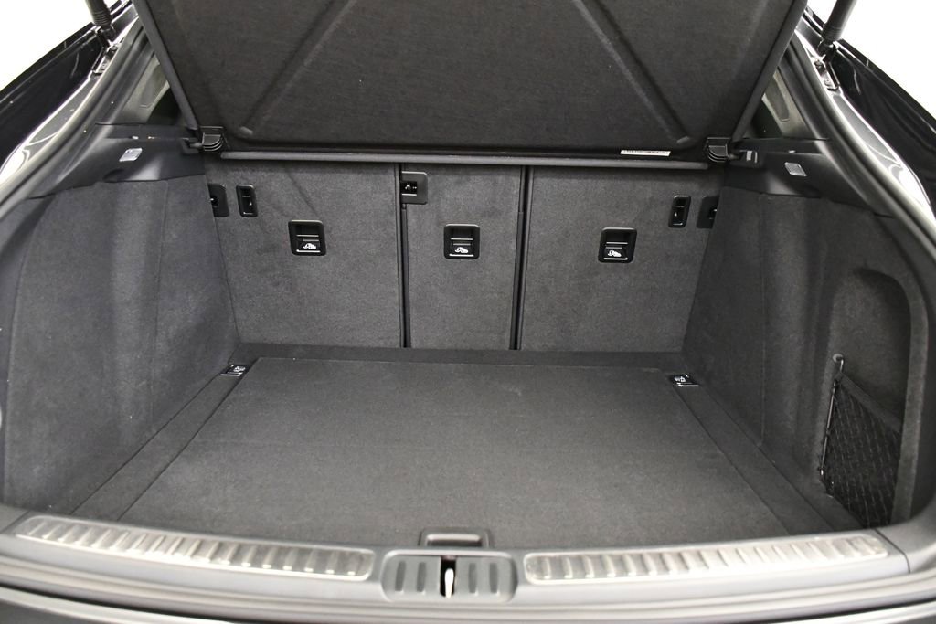 Certified 2025 Porsche Macan Turbo image 56