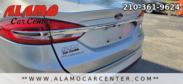 Used 2017 Ford Fusion SE image 12