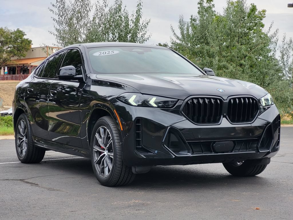 Used 2025 BMW X6 xDrive40i w/ Climate Comfort Package AWD/4WD image 3