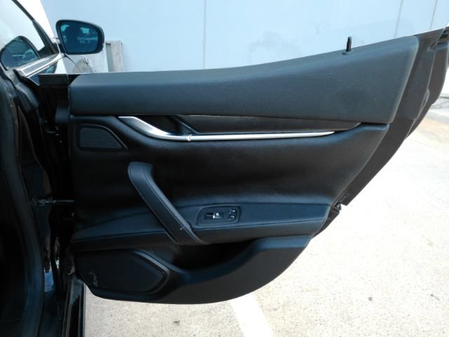 Used 2017 Maserati Ghibli RWD image 25