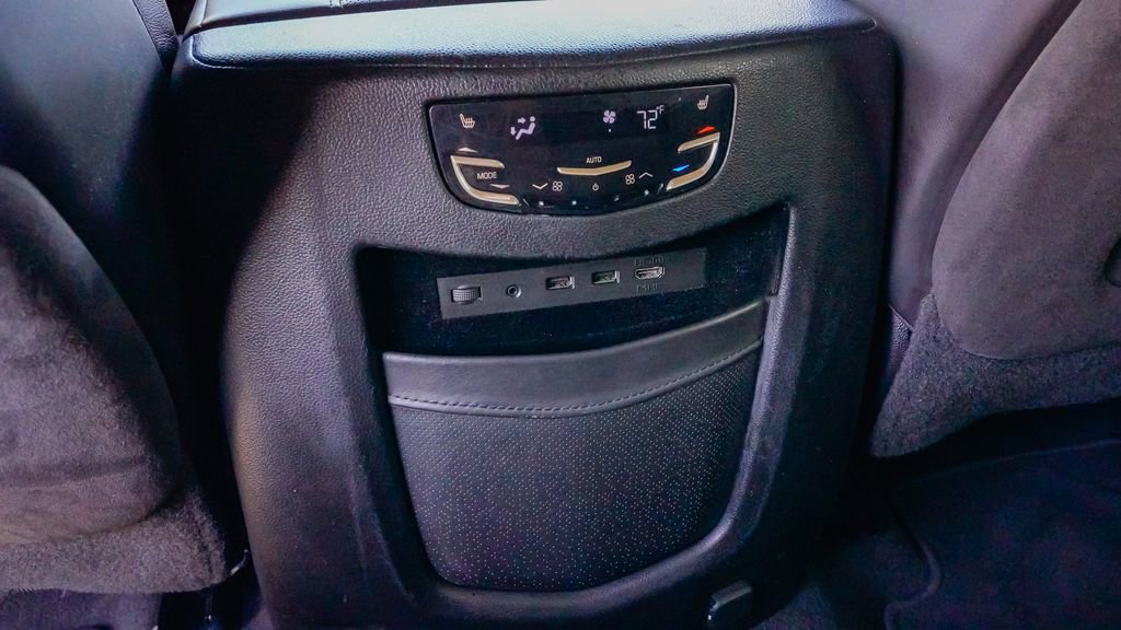 Used 2018 Cadillac Escalade ESV Platinum AWD/4WD image 14