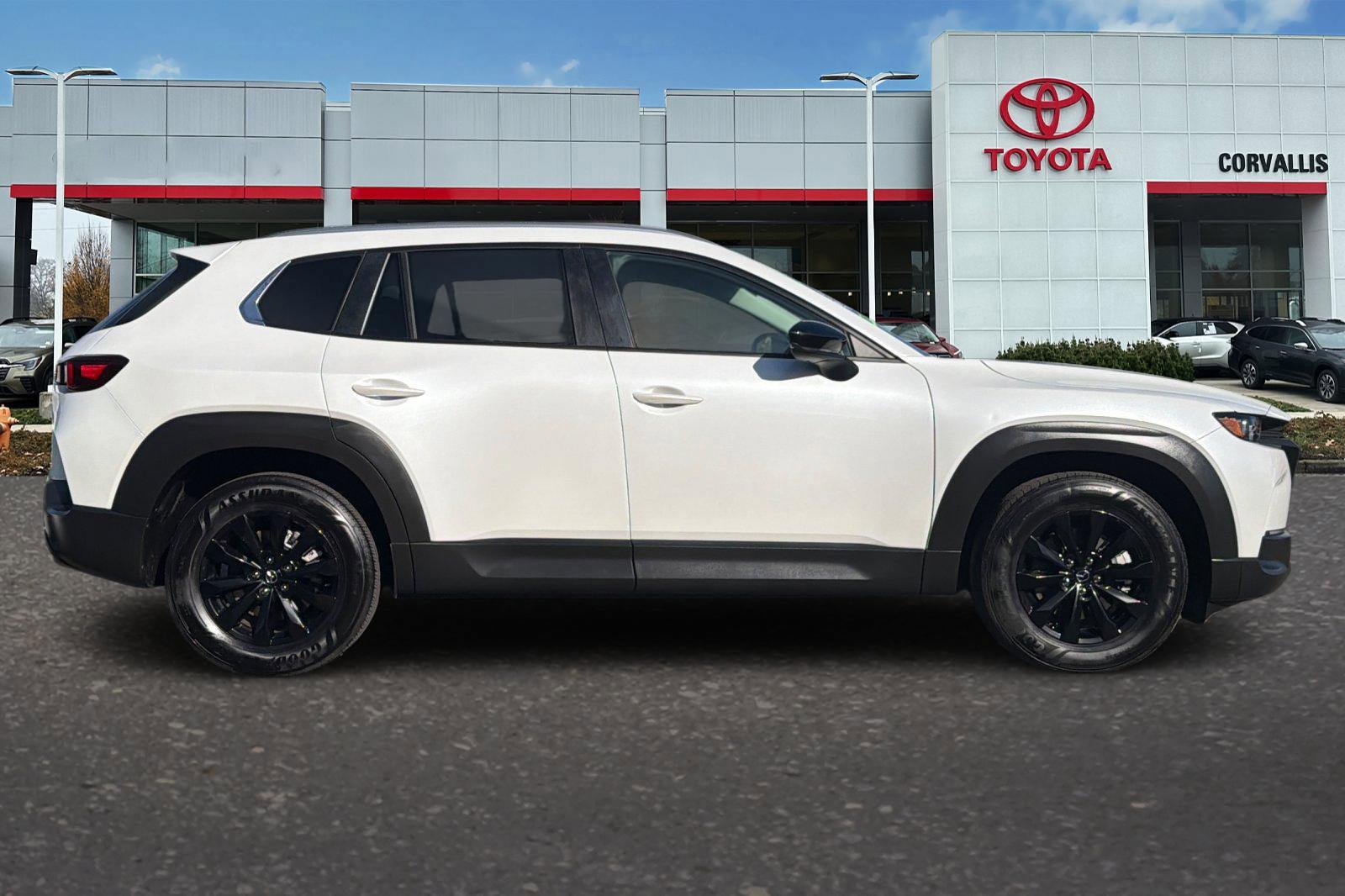 Used 2025 MAZDA CX-50 AWD 2.5 S w/ Preferred Package image 3